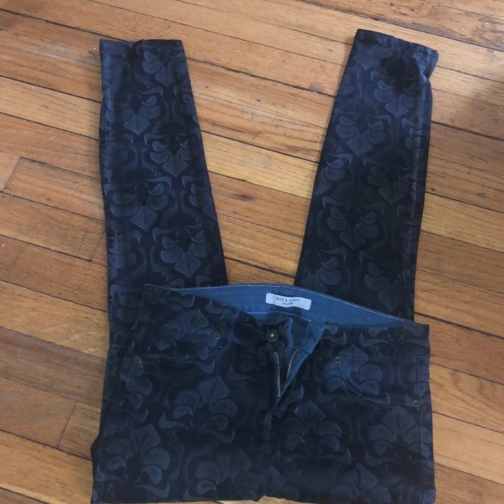 Rich & Skinny size 26 stretch patterned jeans